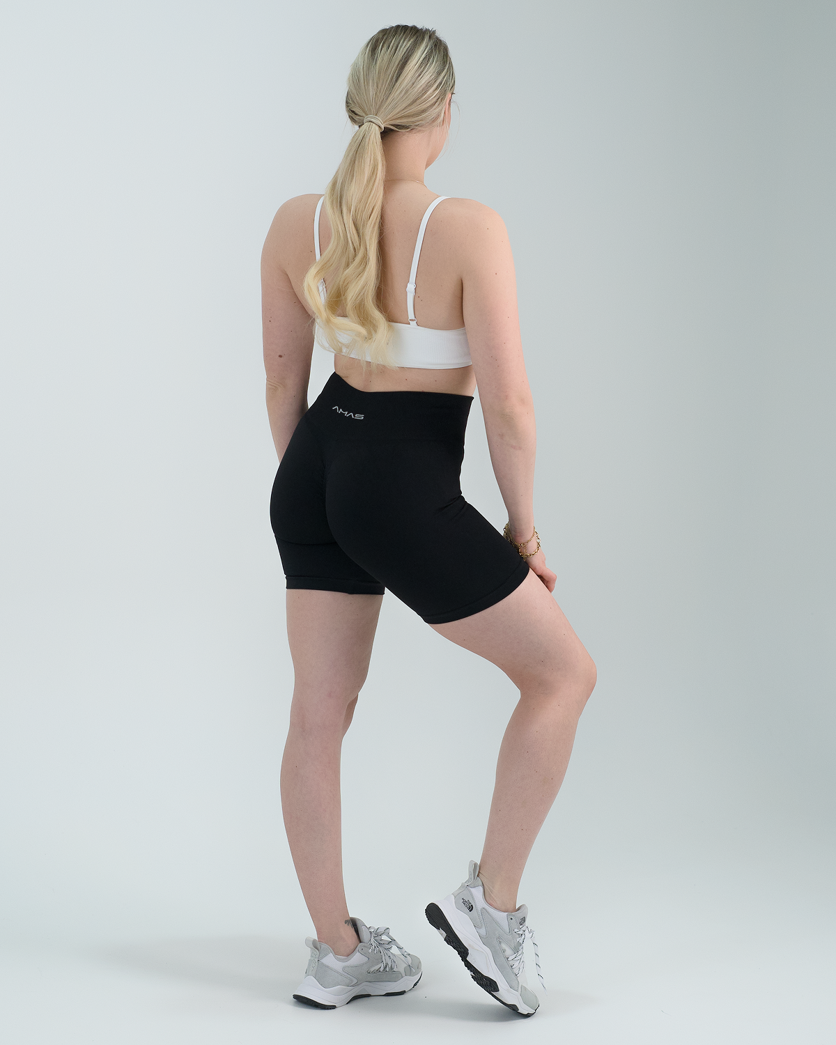 Reborn Shorts Schwarz
