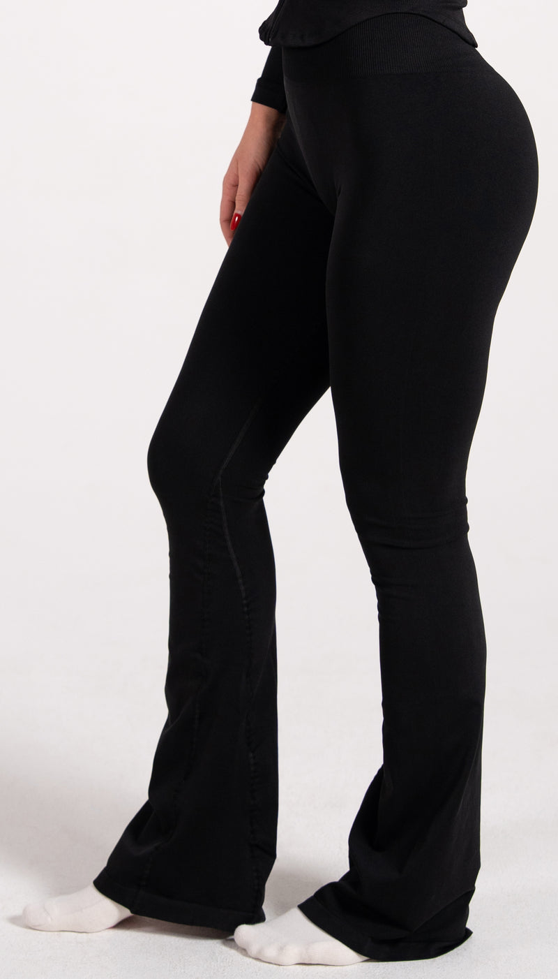 Reborn Flared Leggings Schwarz