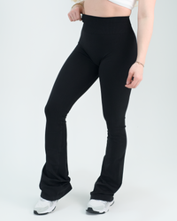 Reborn Flared Leggings Schwarz